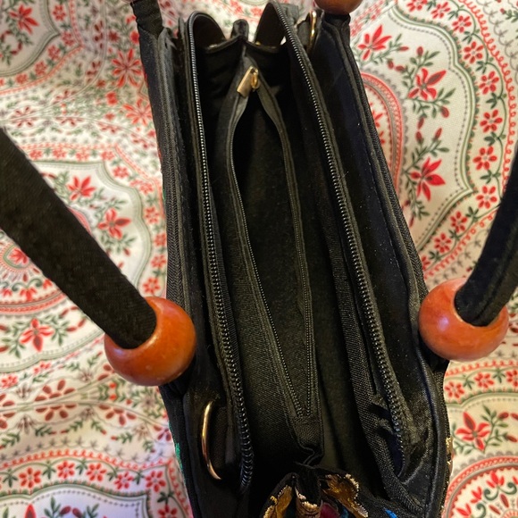 PRICE DROP Beautiful Embroidered Handbag 💐 - Picture 11 of 12